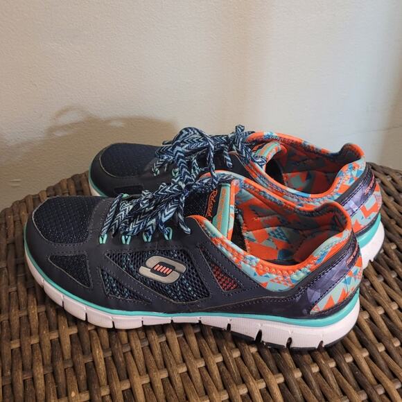 Skechers 12126 Relaxed Fit Memory Foam Sneakers Sz 7.5 Flex Comfort Walking Shoe - Picture 7 of 7